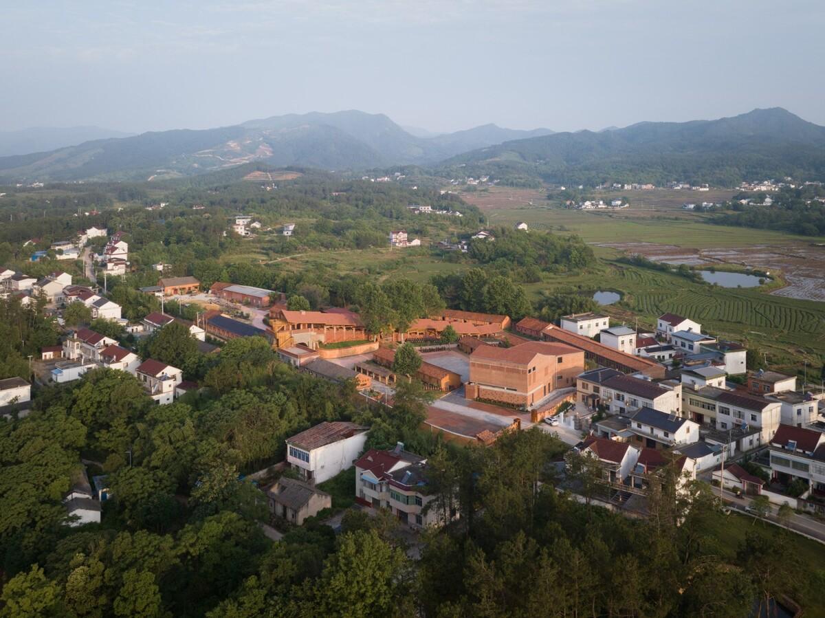 安徽潜山痘姆龙窑及非遗客厅 / 灰空间建筑事务所