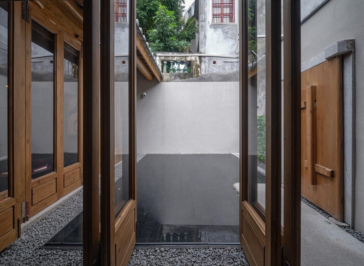 潮州有熊酒店 / 以靠建筑