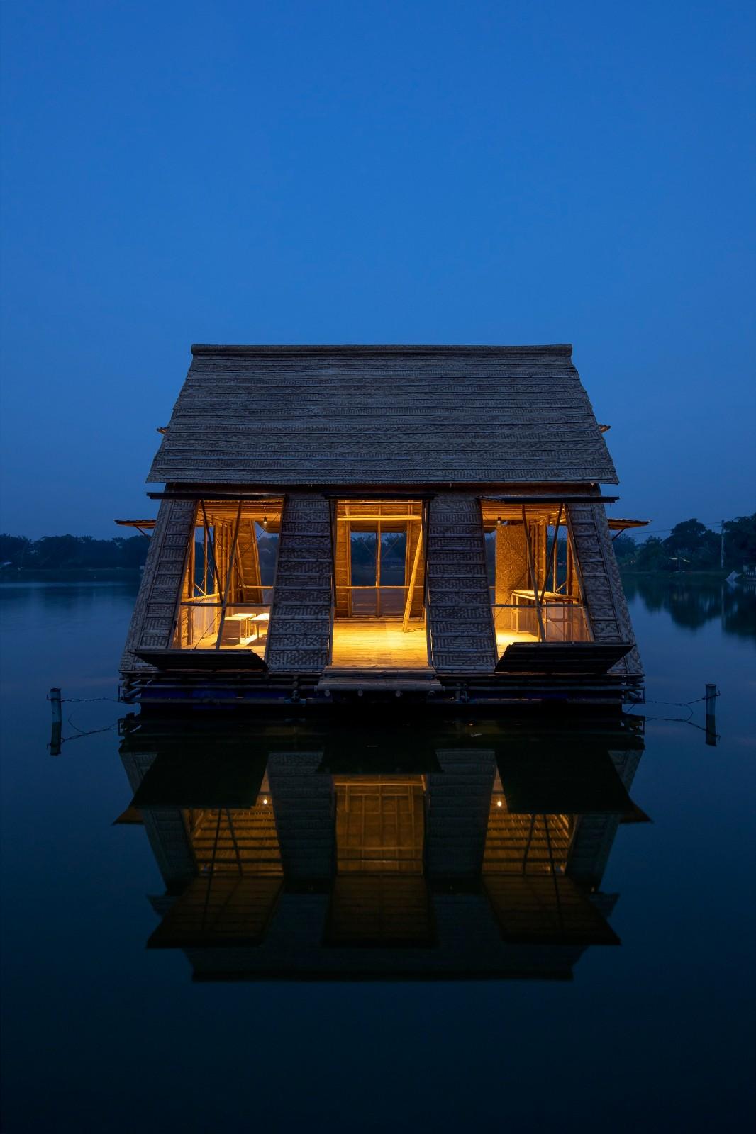 适应气候变化，漂浮竹屋 / H&P Architects