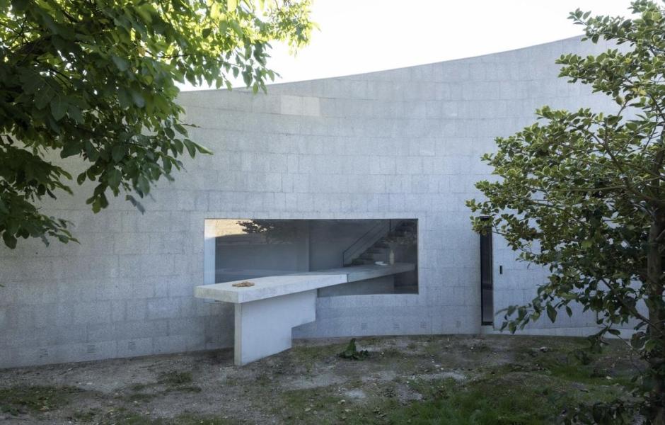 诺加尔之家 / Raúl Almenara