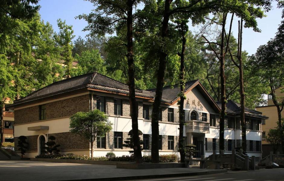 一座深藏在云和小县城的校史馆 / 丰间建筑事务所