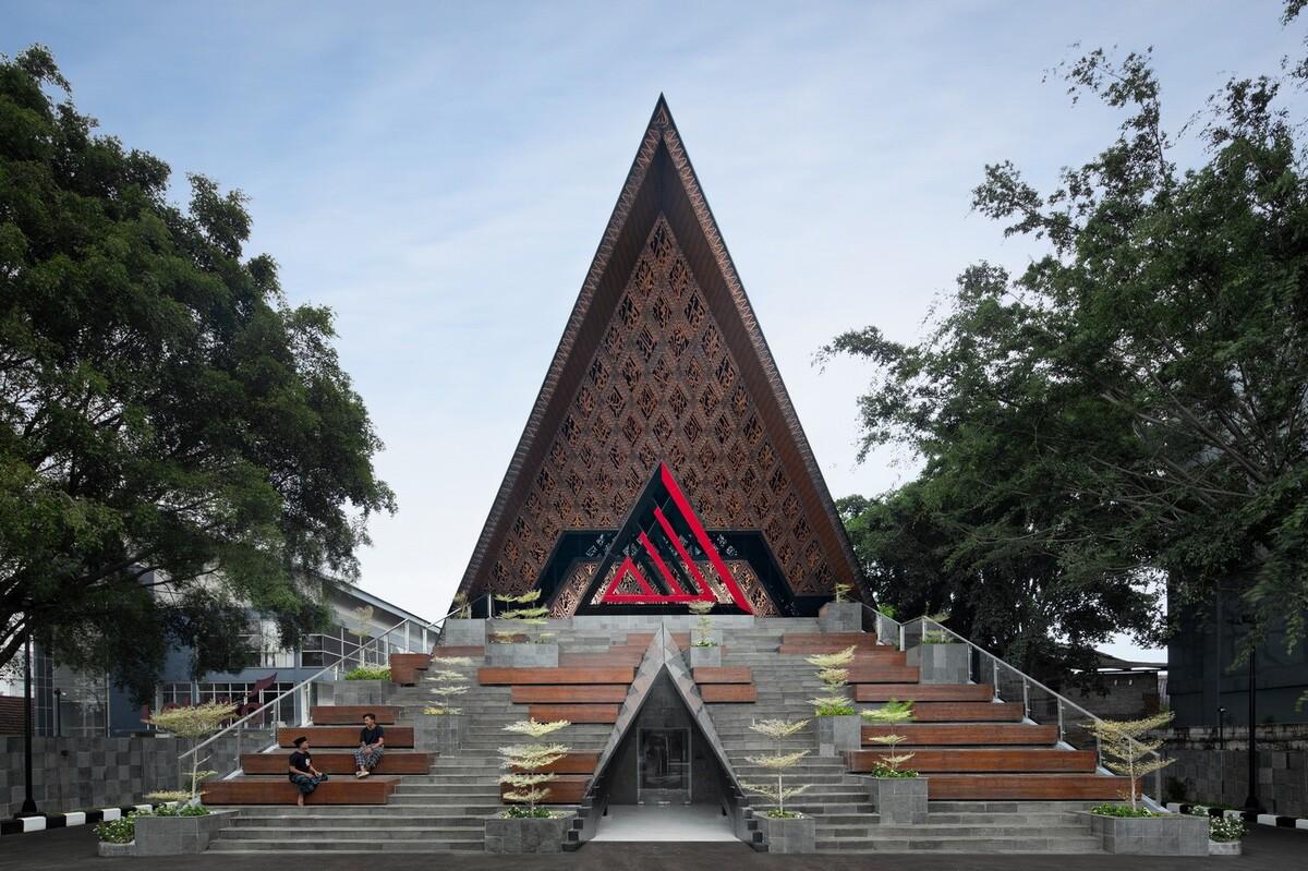 镂空，让光照进清真寺 At-Taufik / JOSO