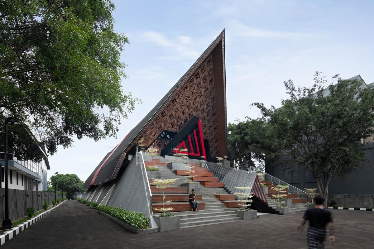 镂空，让光照进清真寺 At-Taufik / JOSO