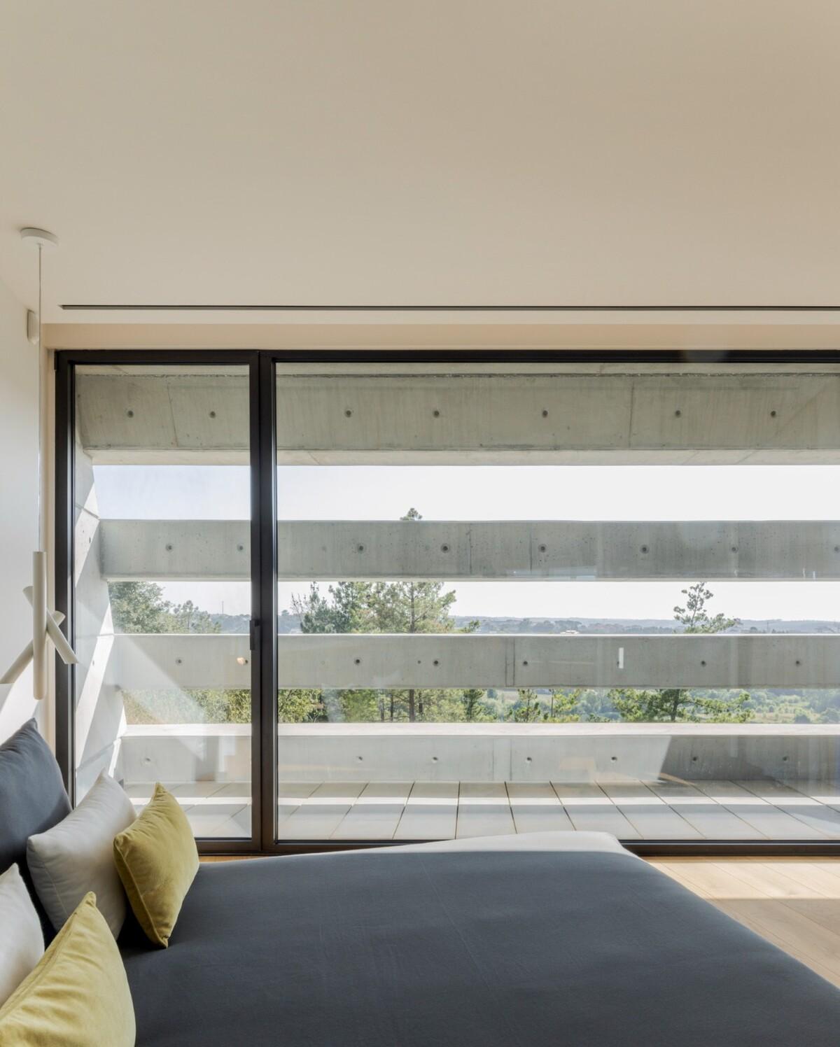 Quinta do Rei 住宅 / Contaminar Arquitetos