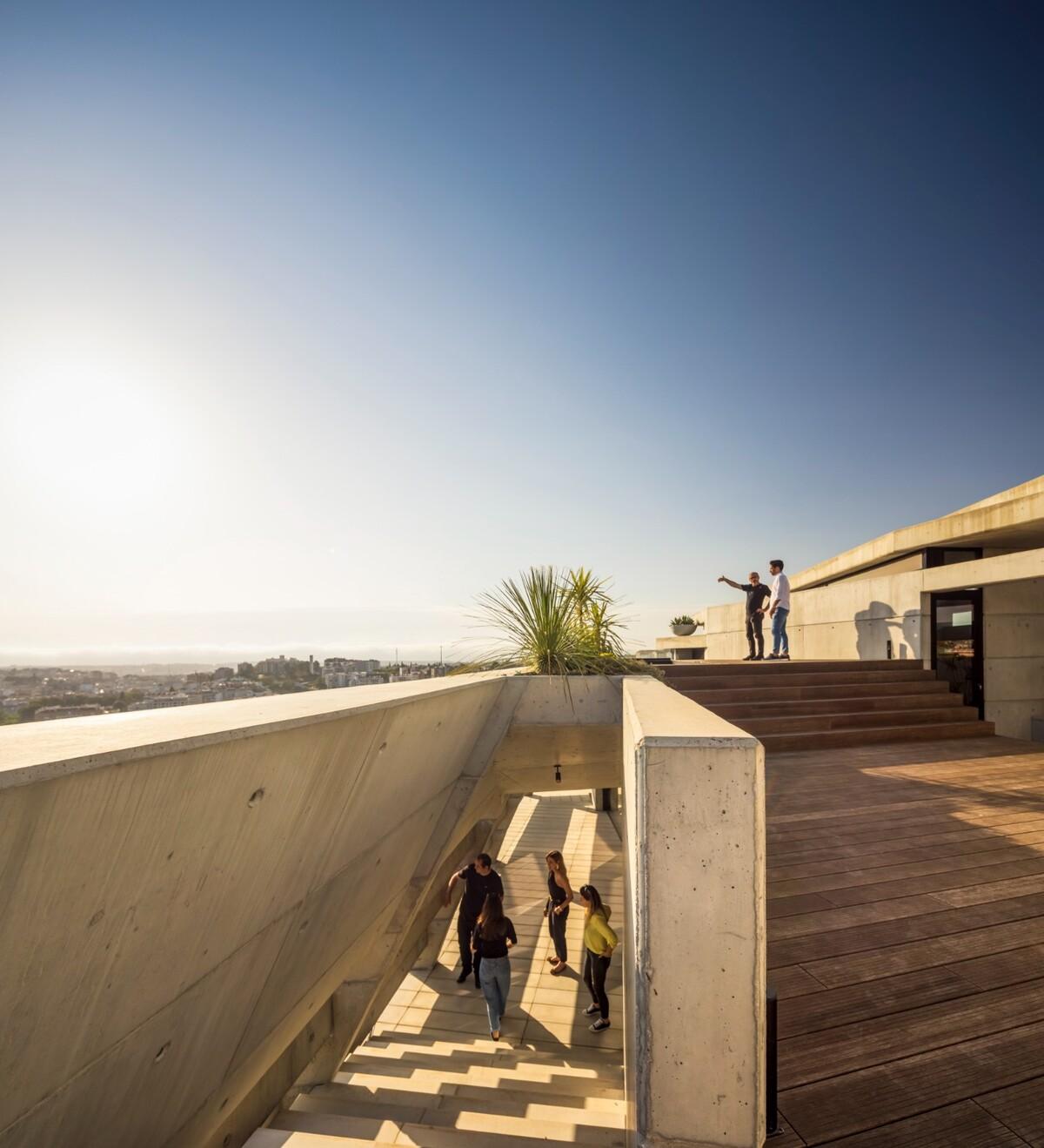 Quinta do Rei 住宅 / Contaminar Arquitetos