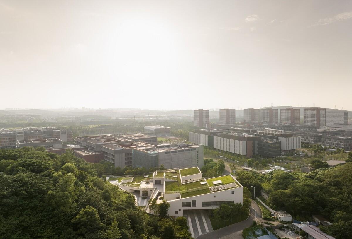 南京大学仙林校区众创空间二期 / 南大建筑钟华颖工作室