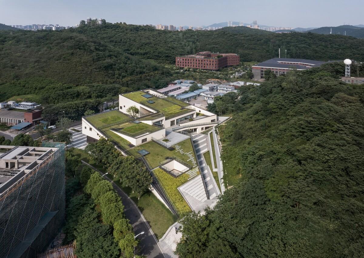 南京大学仙林校区众创空间二期 / 南大建筑钟华颖工作室