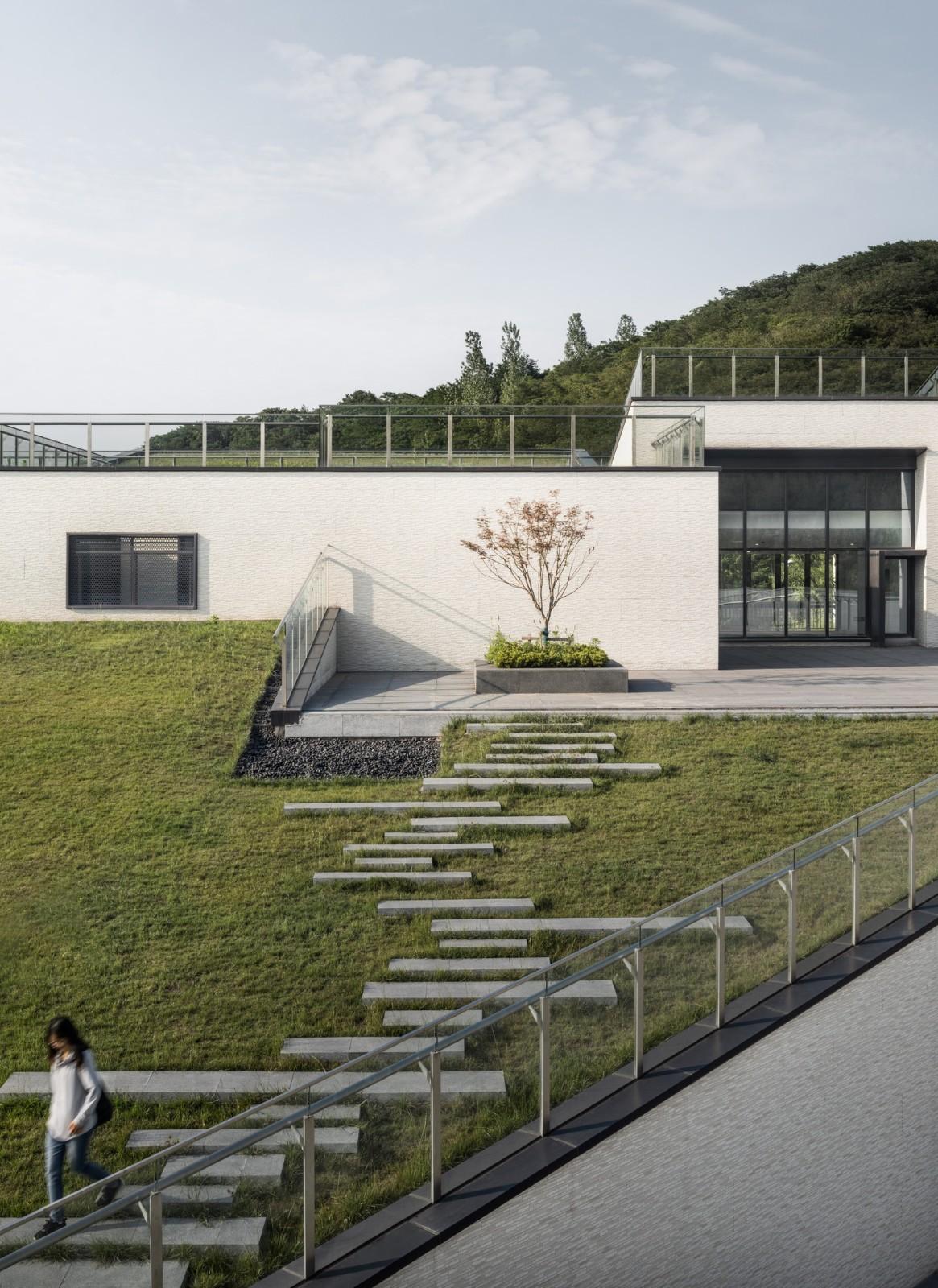 南京大学仙林校区众创空间二期 / 南大建筑钟华颖工作室