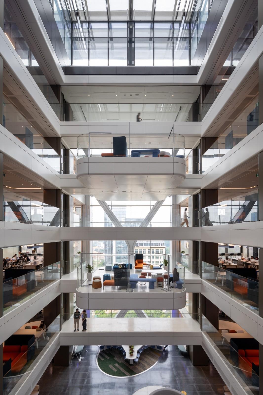 胡志明市科技银行总部 / Foster + Partners