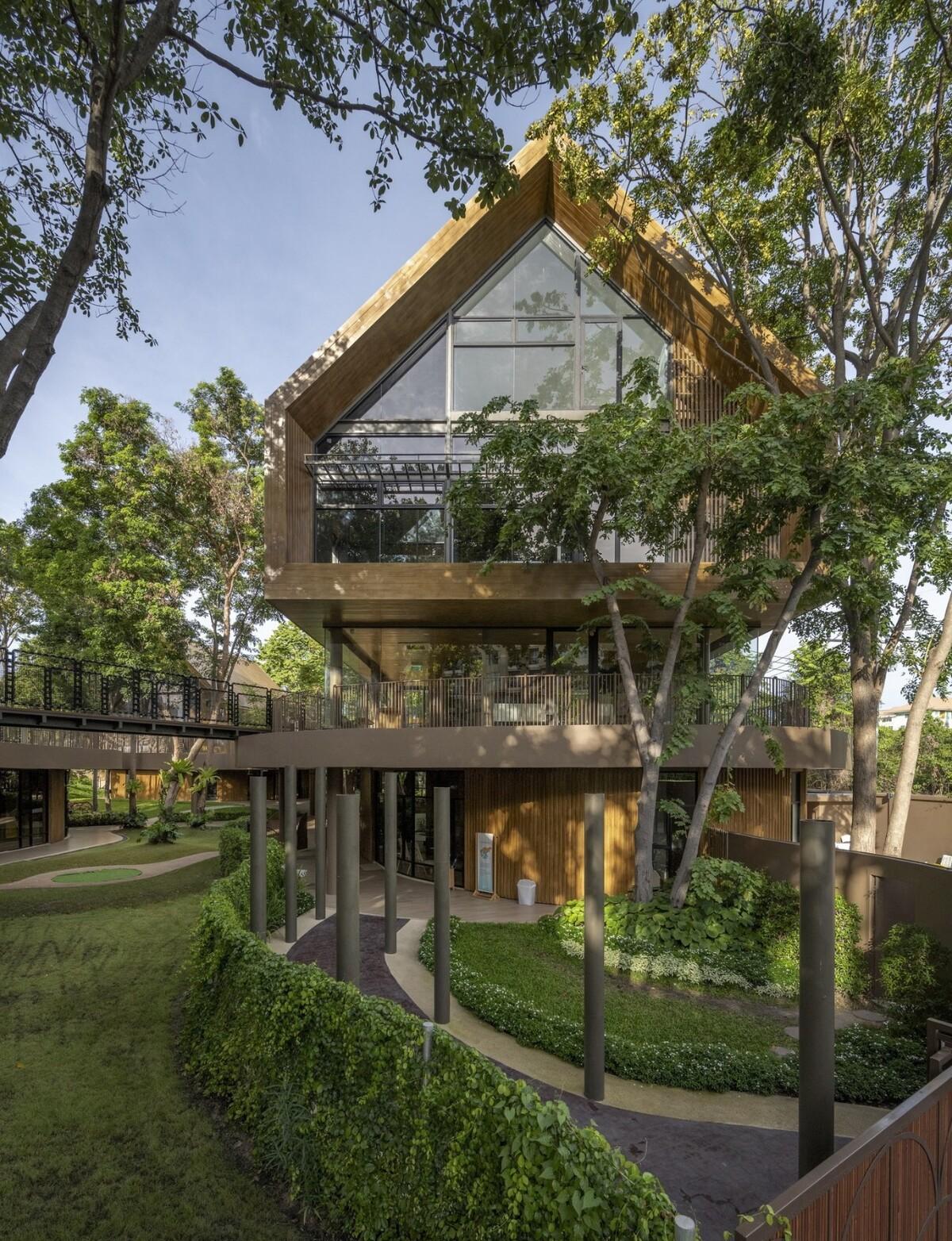 Lovell 国际学校 / Plan Architect