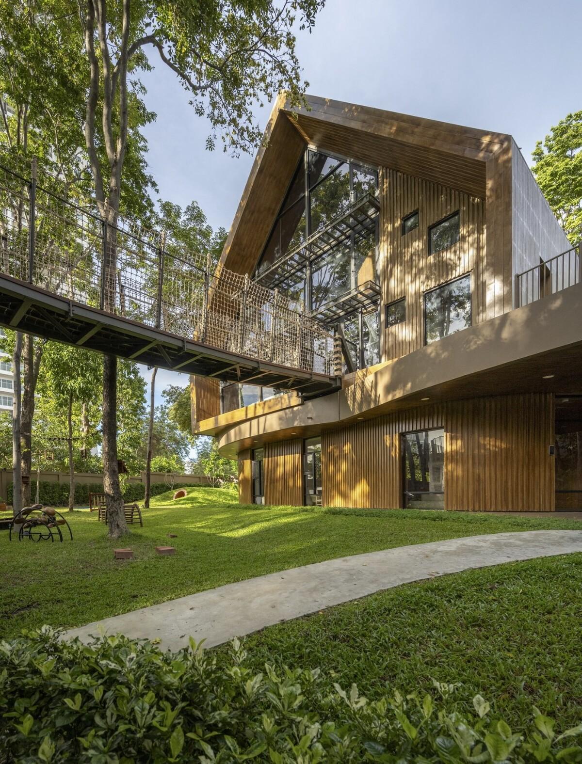 Lovell 国际学校 / Plan Architect