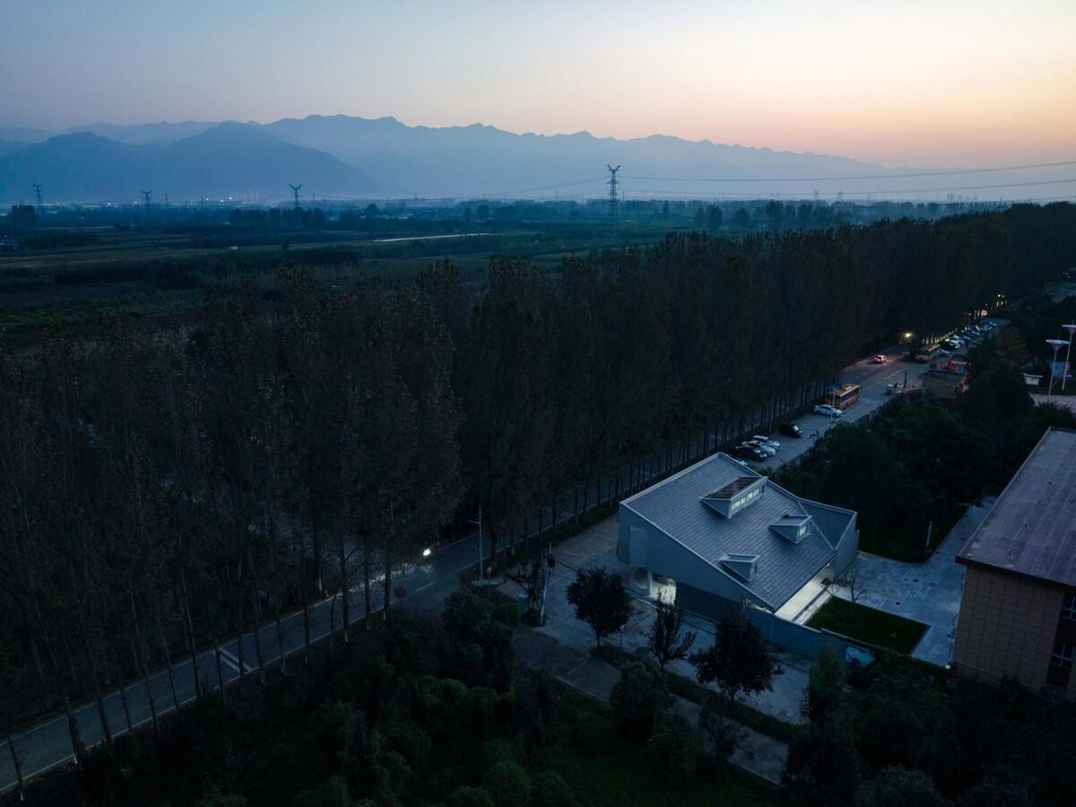陕西希望工程校园图书馆2.0 / 垣建筑