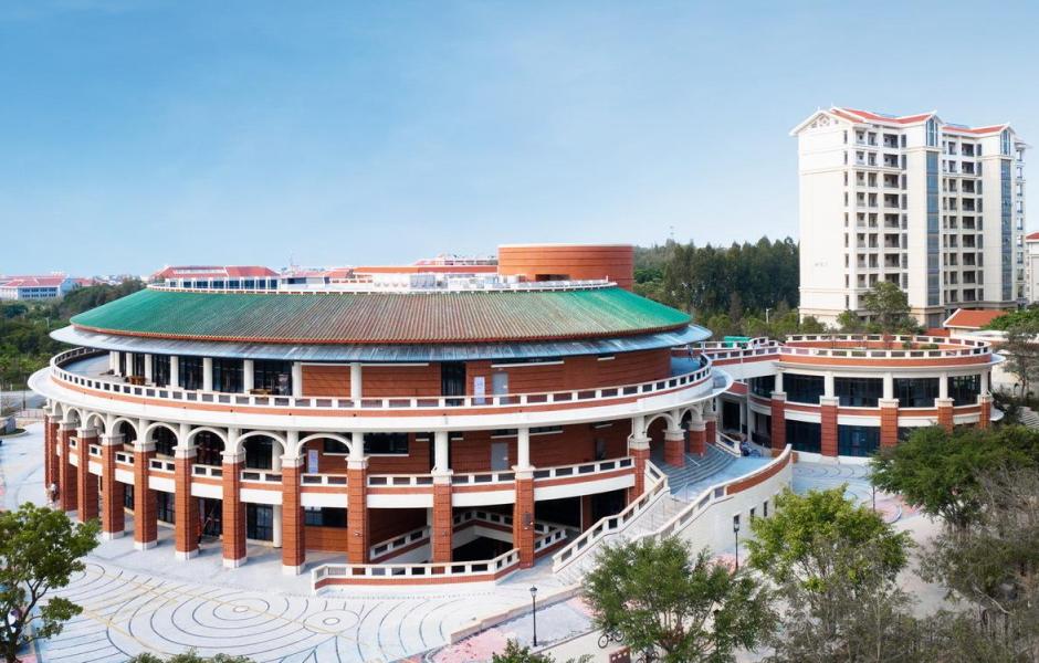 厦门大学翔安校区中部学生食堂（思源餐厅）/ 厦门大学建筑设计研究院有限公司（AUAD）