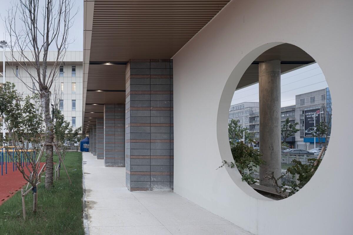 苏州大学高邮实验学校 / 九城都市建筑