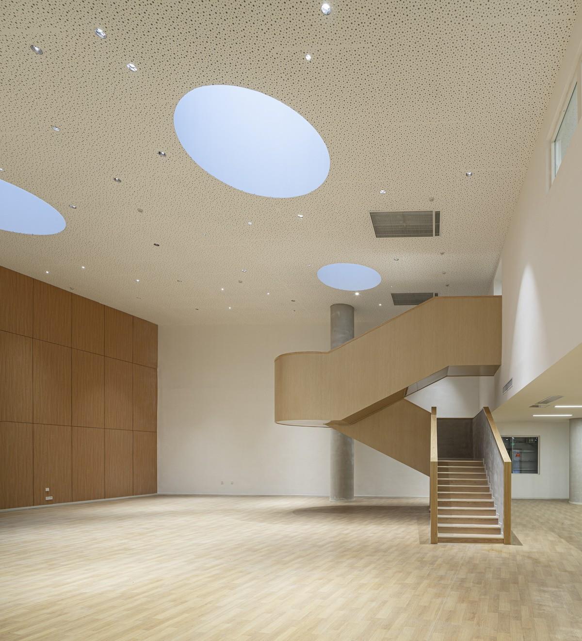 苏州大学高邮实验学校 / 九城都市建筑