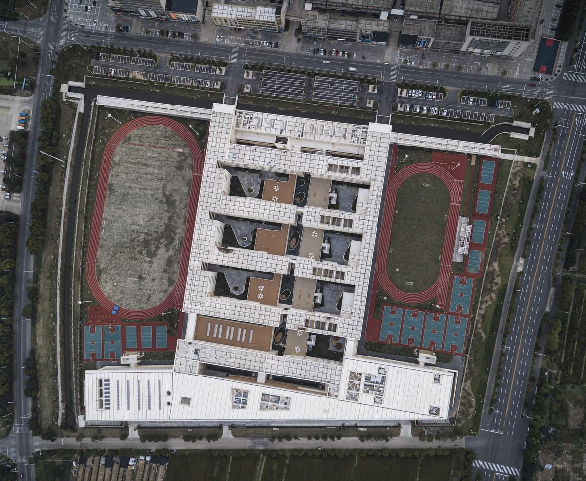 苏州大学高邮实验学校 / 九城都市建筑