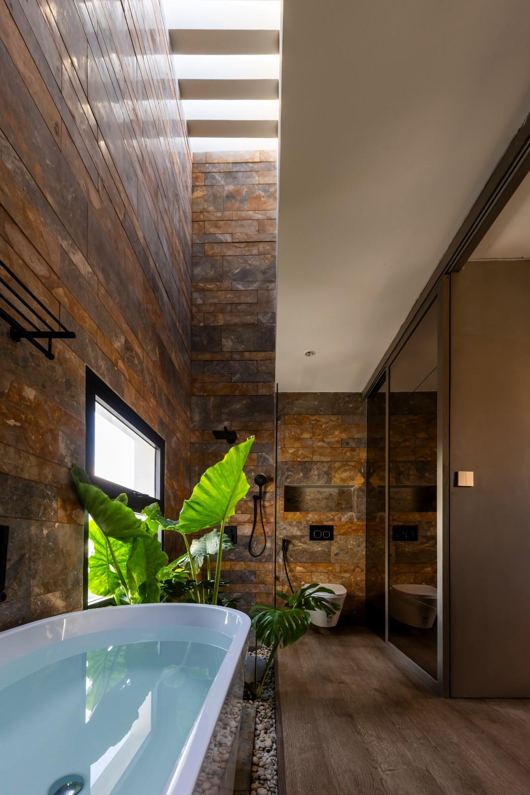 天空花园别墅 / Pham Huu Son Architects