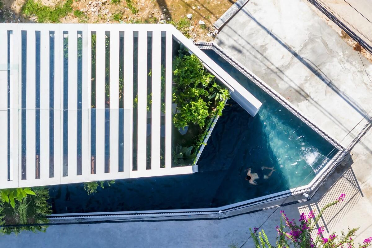 天空花园别墅 / Pham Huu Son Architects