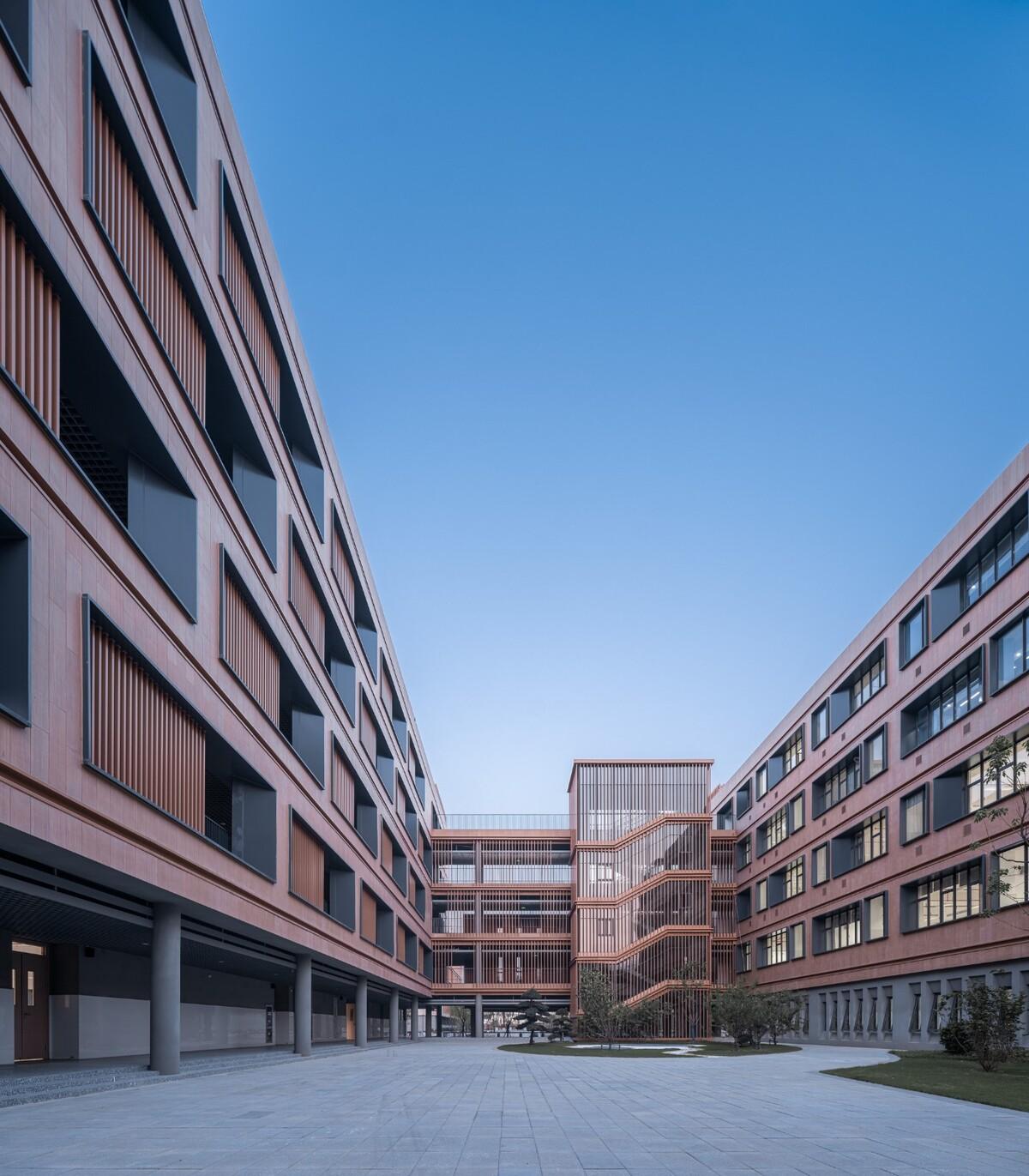 江苏省梅村高级中学空港分校 / 华南理工大学建筑设计研究院