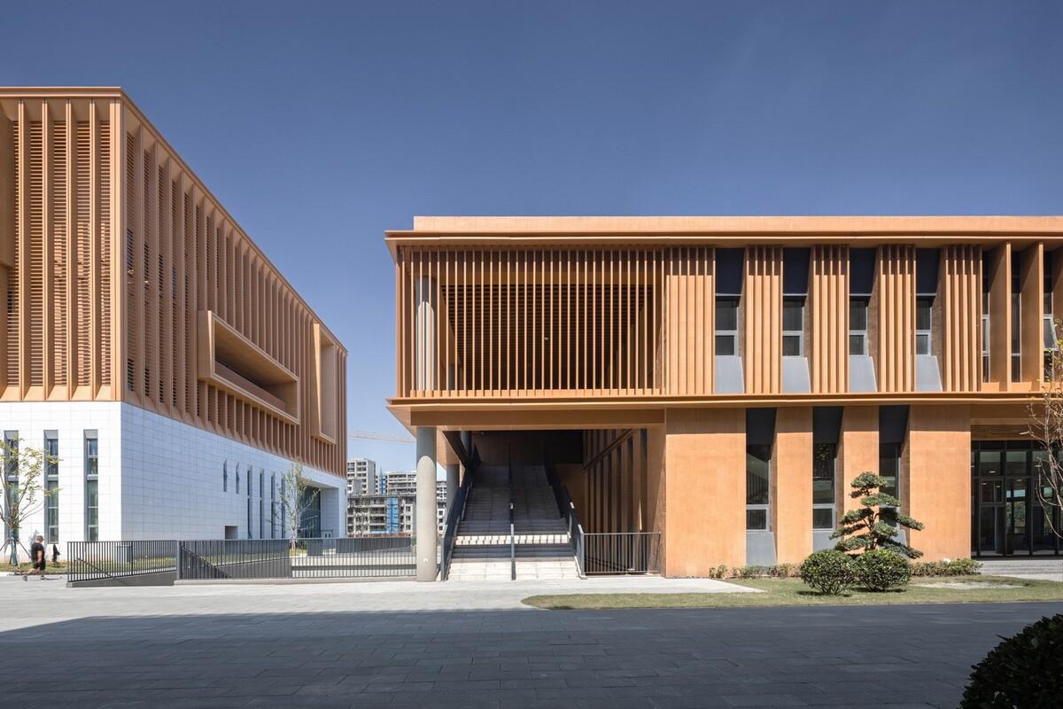 江苏省梅村高级中学空港分校 / 华南理工大学建筑设计研究院