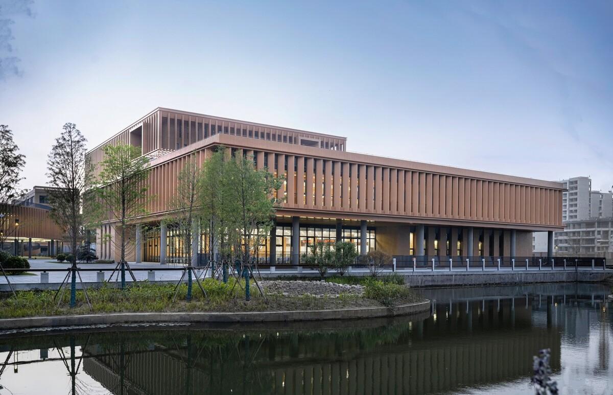 江苏省梅村高级中学空港分校 / 华南理工大学建筑设计研究院