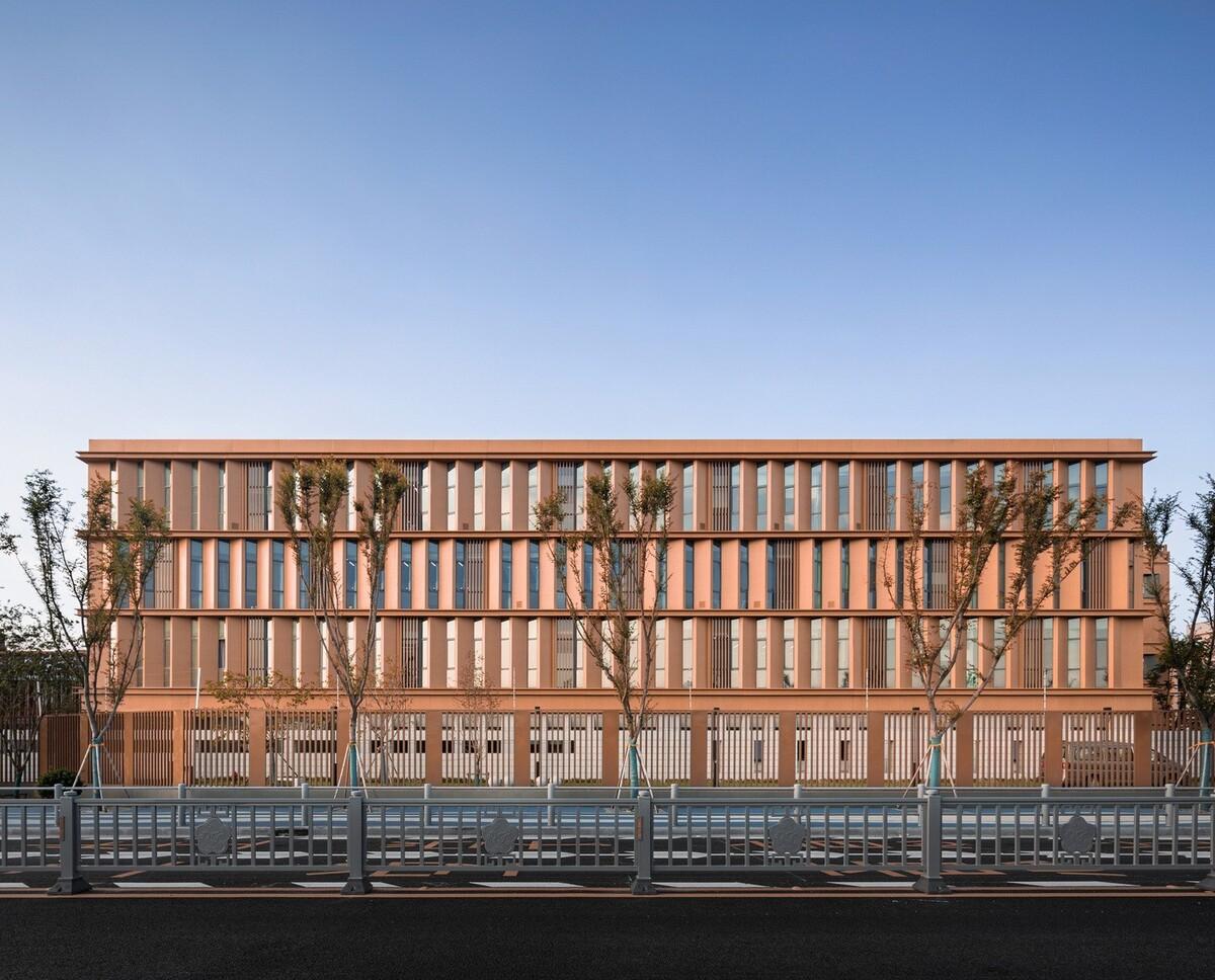 江苏省梅村高级中学空港分校 / 华南理工大学建筑设计研究院