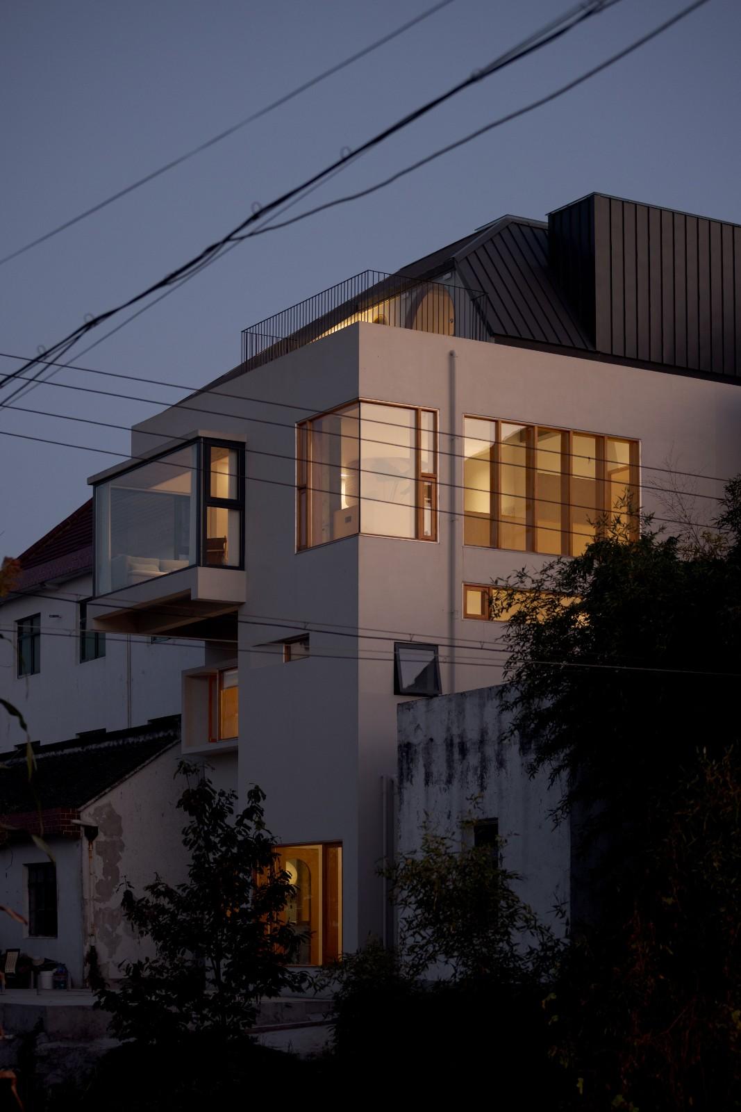 小南居 / 直距建筑