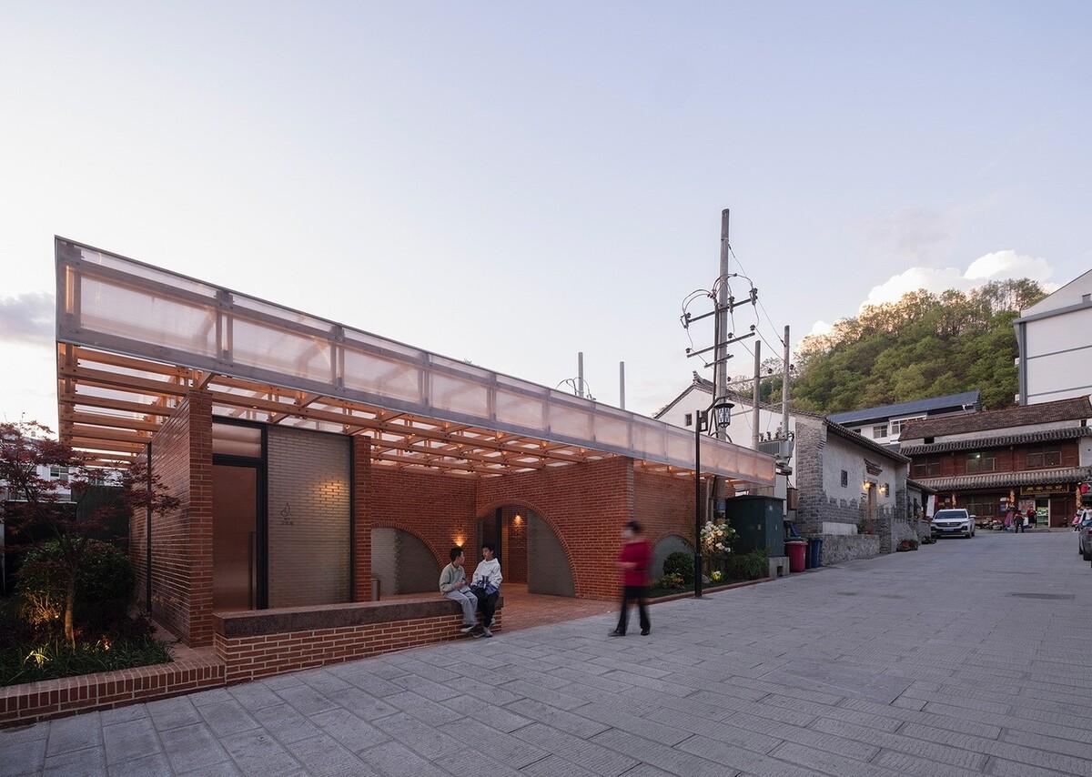留坝老街红砖公厕 / 尌林建筑设计事务所