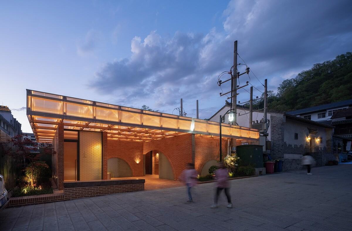 留坝老街红砖公厕 / 尌林建筑设计事务所