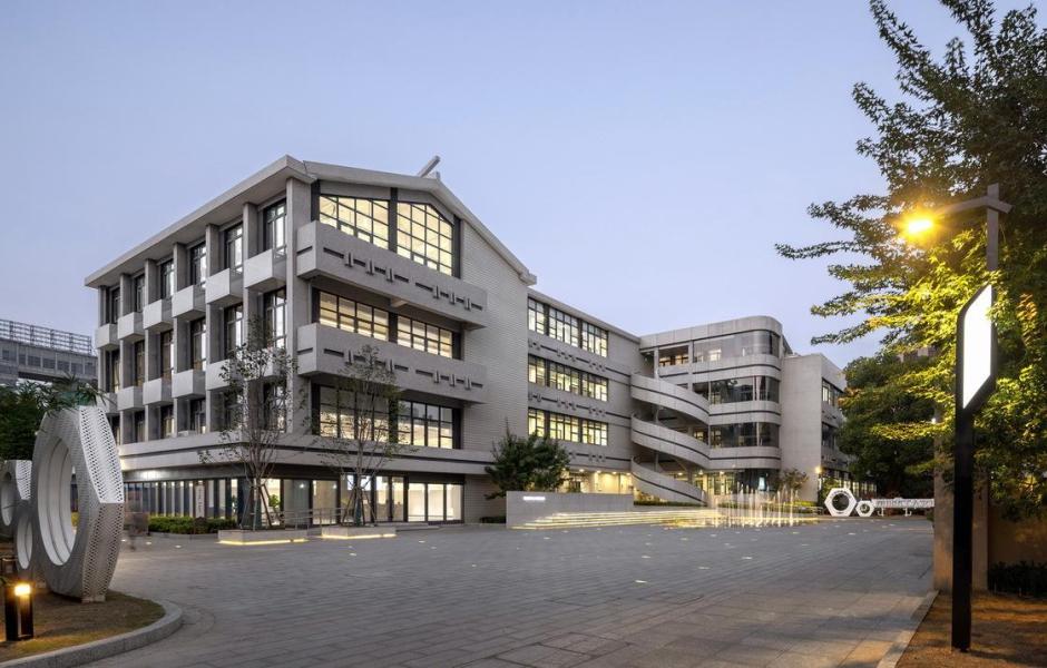 重塑场所与记忆·常州市文化宫改造 / 简和建筑