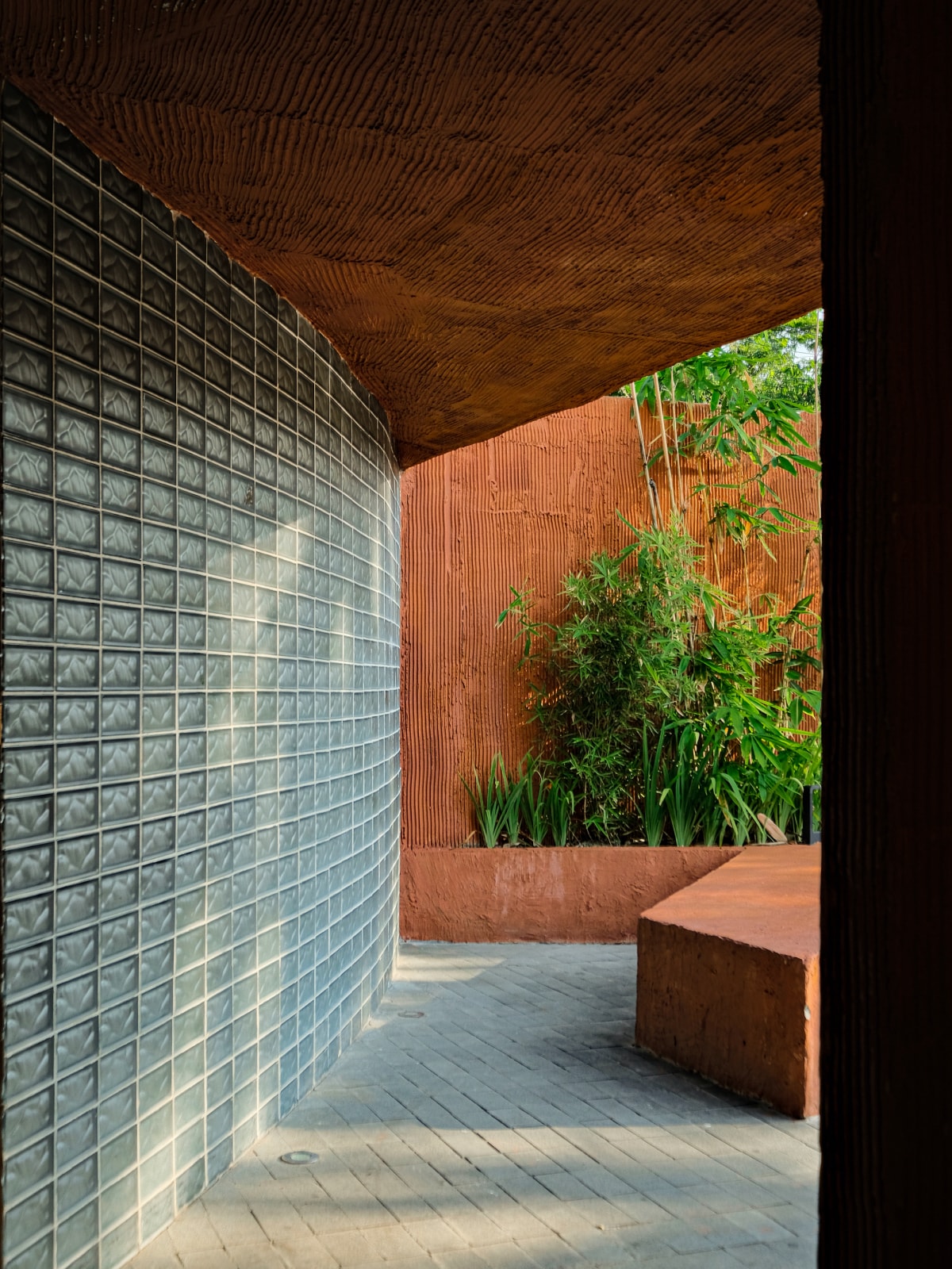 District 27咖啡店 / INS Studio