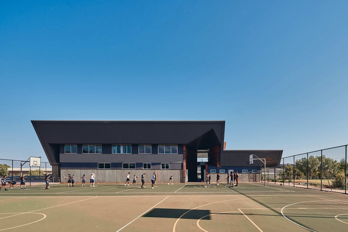 卡拉萨高中：技术学习设施 / iredale pedersen hook architects