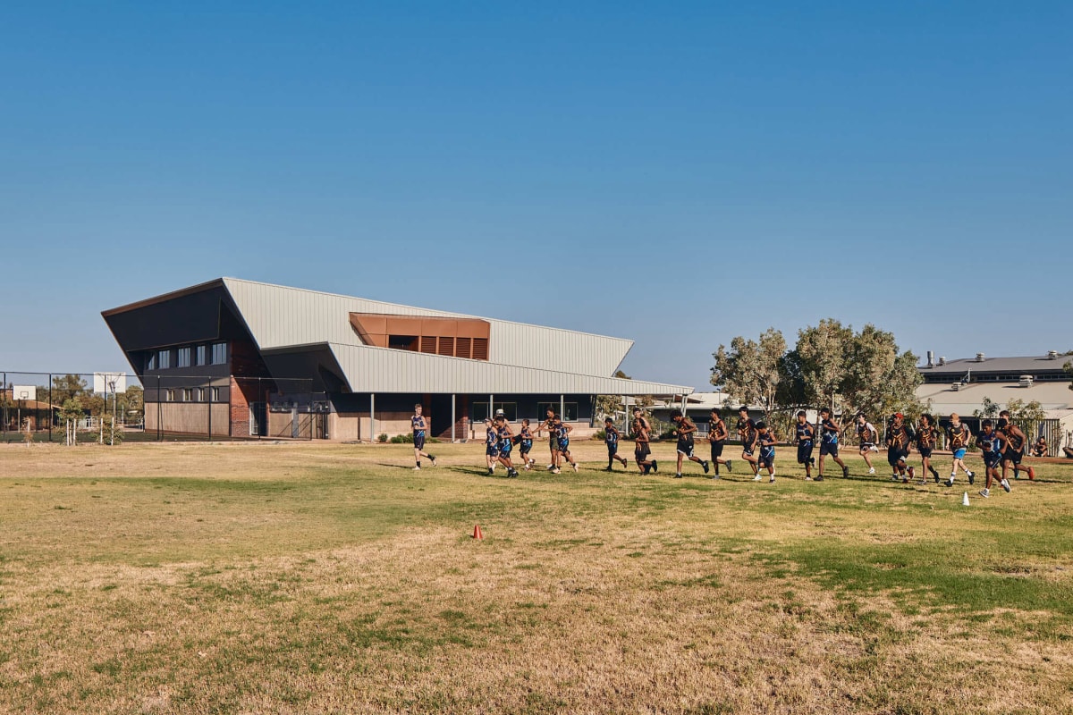 卡拉萨高中：技术学习设施 / iredale pedersen hook architects