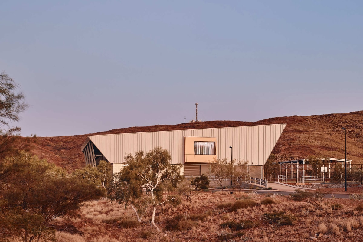 卡拉萨高中：技术学习设施 / iredale pedersen hook architects