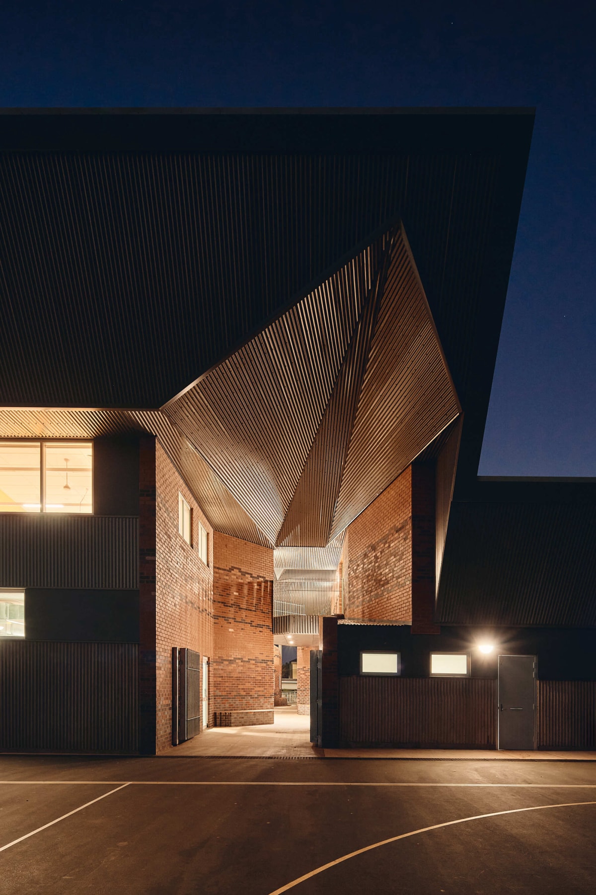 卡拉萨高中：技术学习设施 / iredale pedersen hook architects