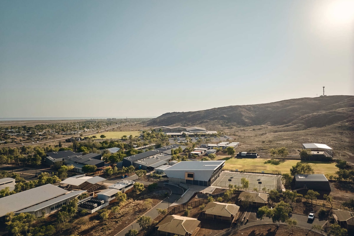卡拉萨高中：技术学习设施 / iredale pedersen hook architects