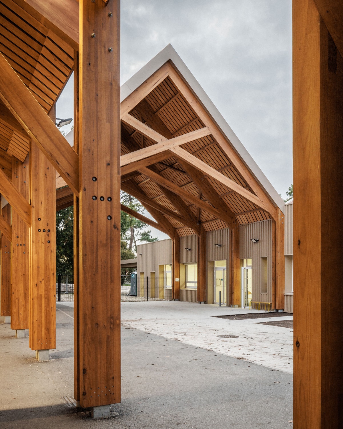 Cap de Bos学校群 / BPM Architectes