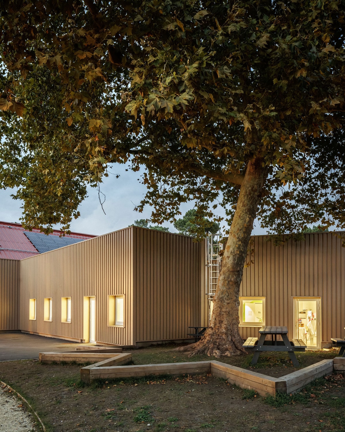 Cap de Bos学校群 / BPM Architectes
