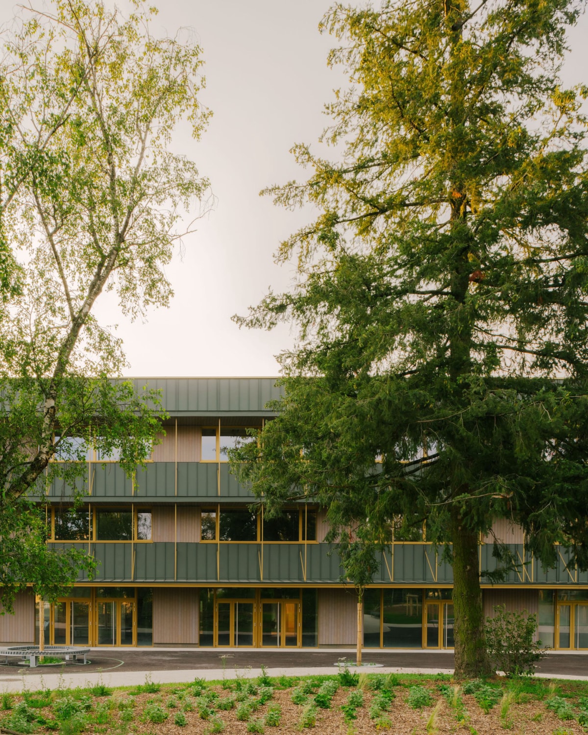 玛丽斯·巴斯蒂中学重建项目 / Tectoniques Architects