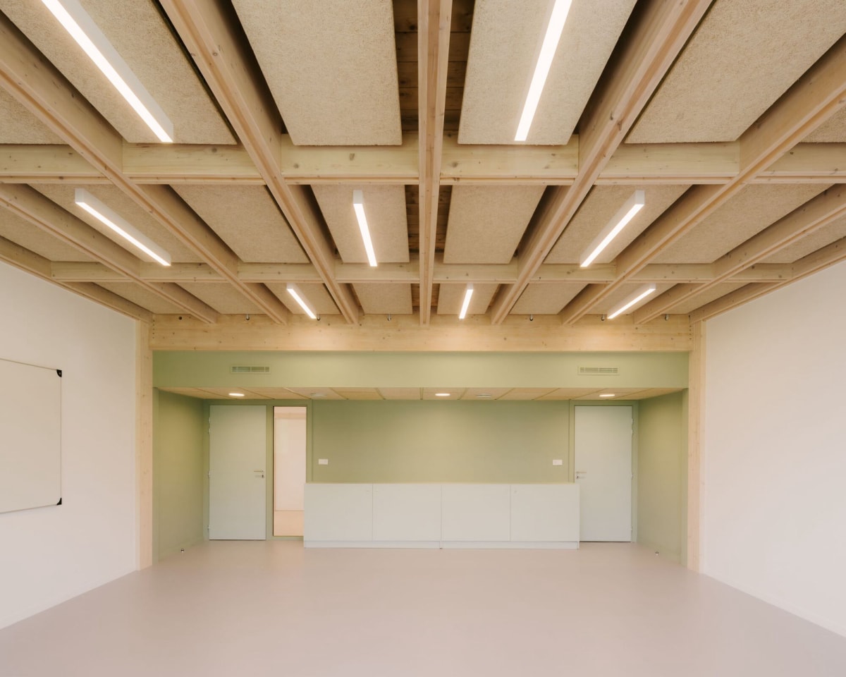 玛丽斯·巴斯蒂中学重建项目 / Tectoniques Architects