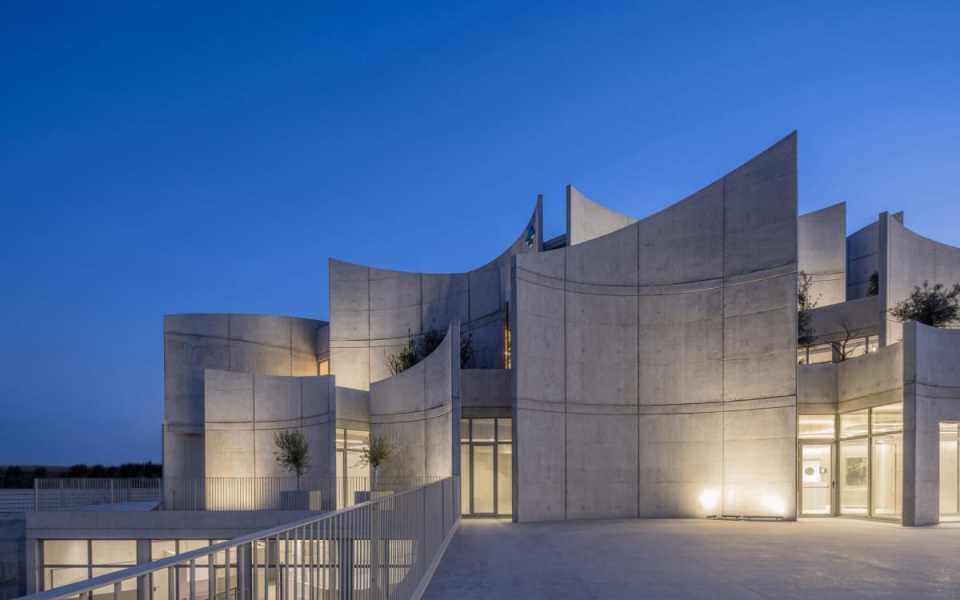 地拉那兽医医院 / Davide Macullo Architects